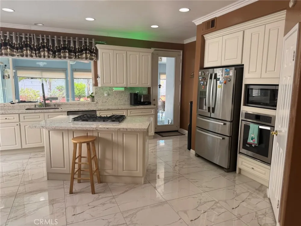 16269 Sun Summit Riverside, CA 92503