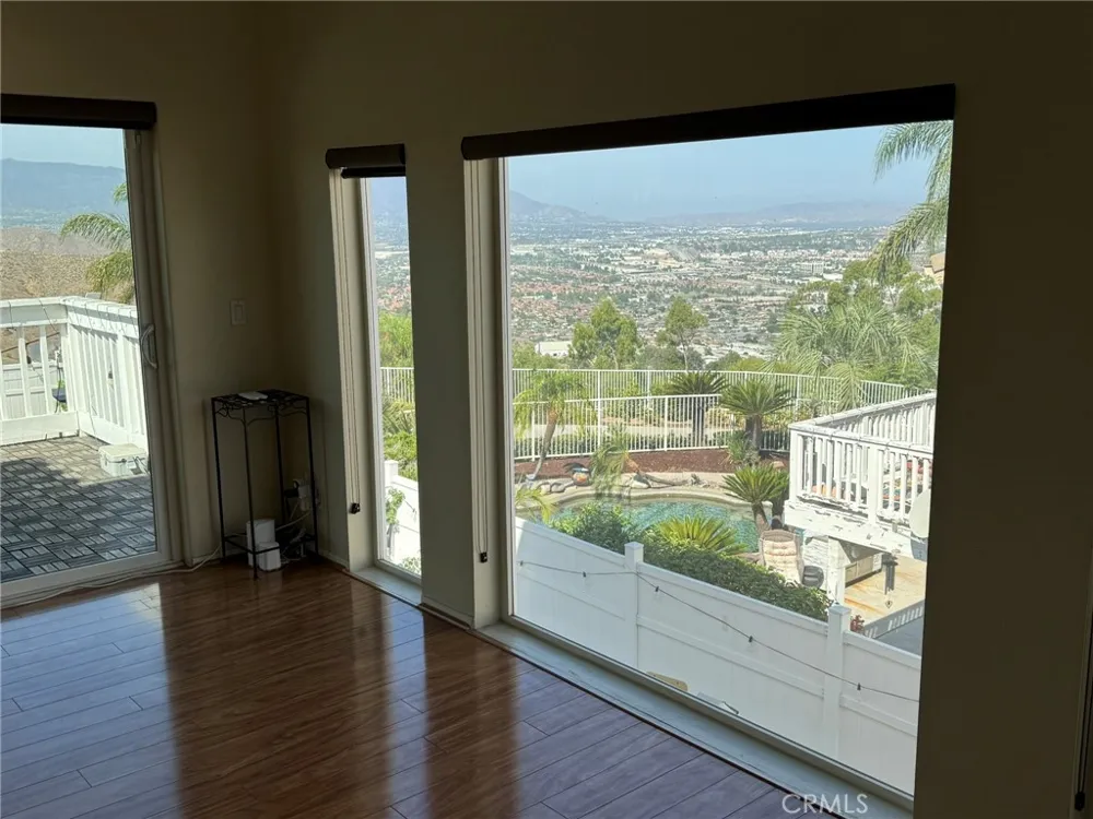 16269 Sun Summit Riverside, CA 92503