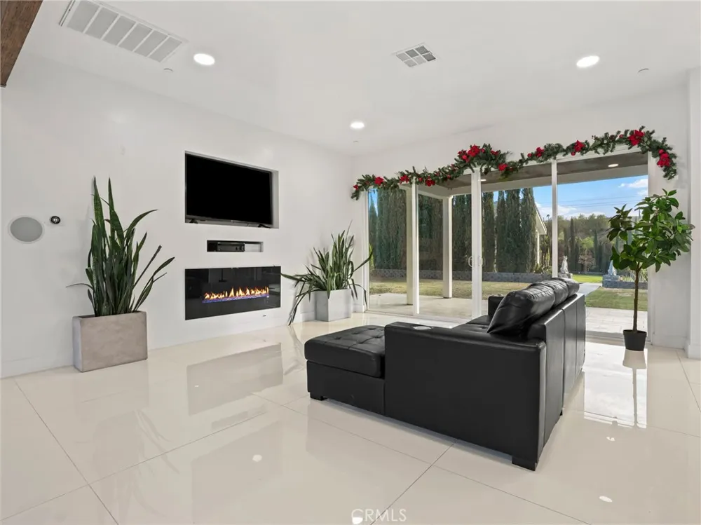 2820 Reche Canyon Colton, CA 92324