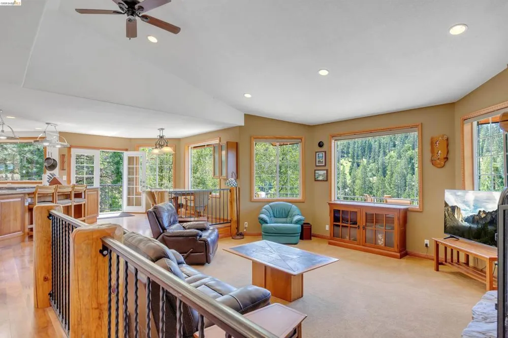 20162 Pine Mountain Dr Groveland, CA 95321