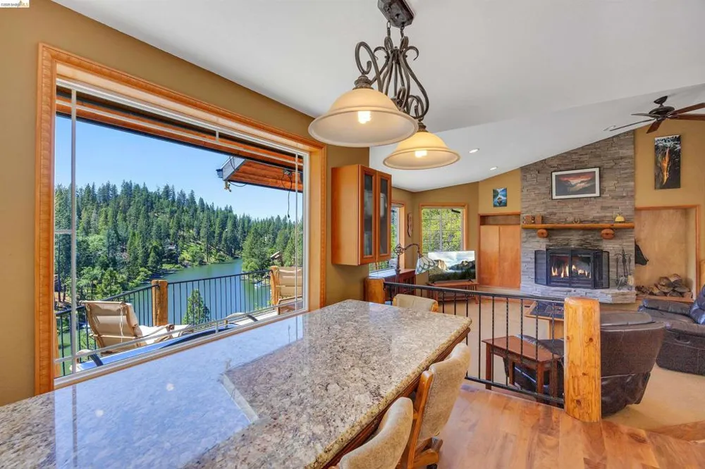 20162 Pine Mountain Dr Groveland, CA 95321