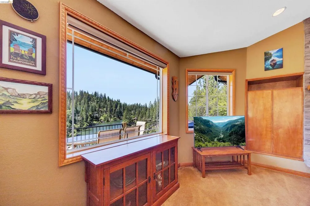 20162 Pine Mountain Dr Groveland, CA 95321