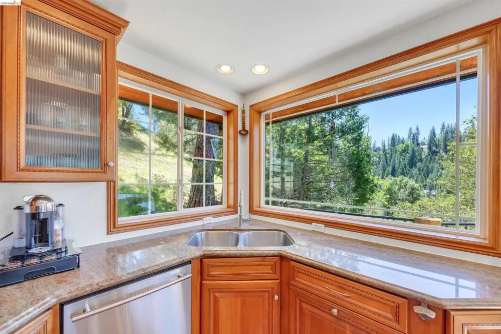 20162 Pine Mountain Dr Groveland, CA 95321