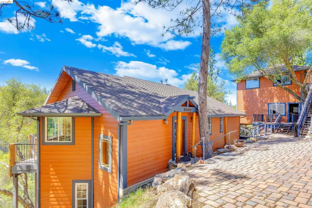 20162 Pine Mountain Dr Groveland, CA 95321