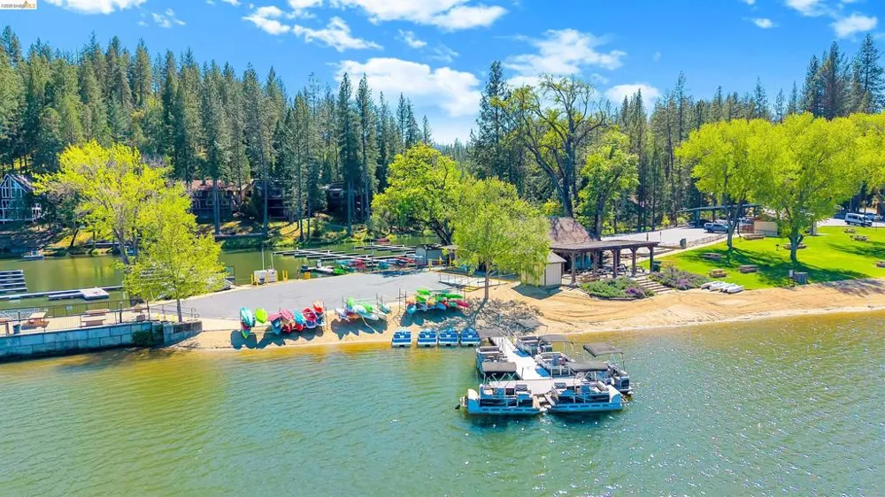 20162 Pine Mountain Dr Groveland, CA 95321