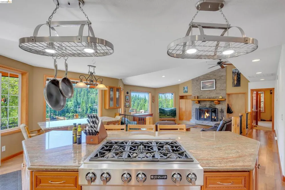 20162 Pine Mountain Dr Groveland, CA 95321