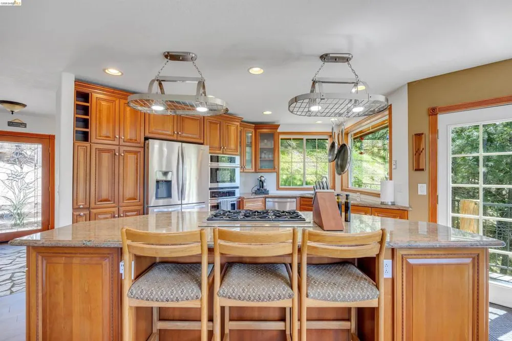 20162 Pine Mountain Dr Groveland, CA 95321