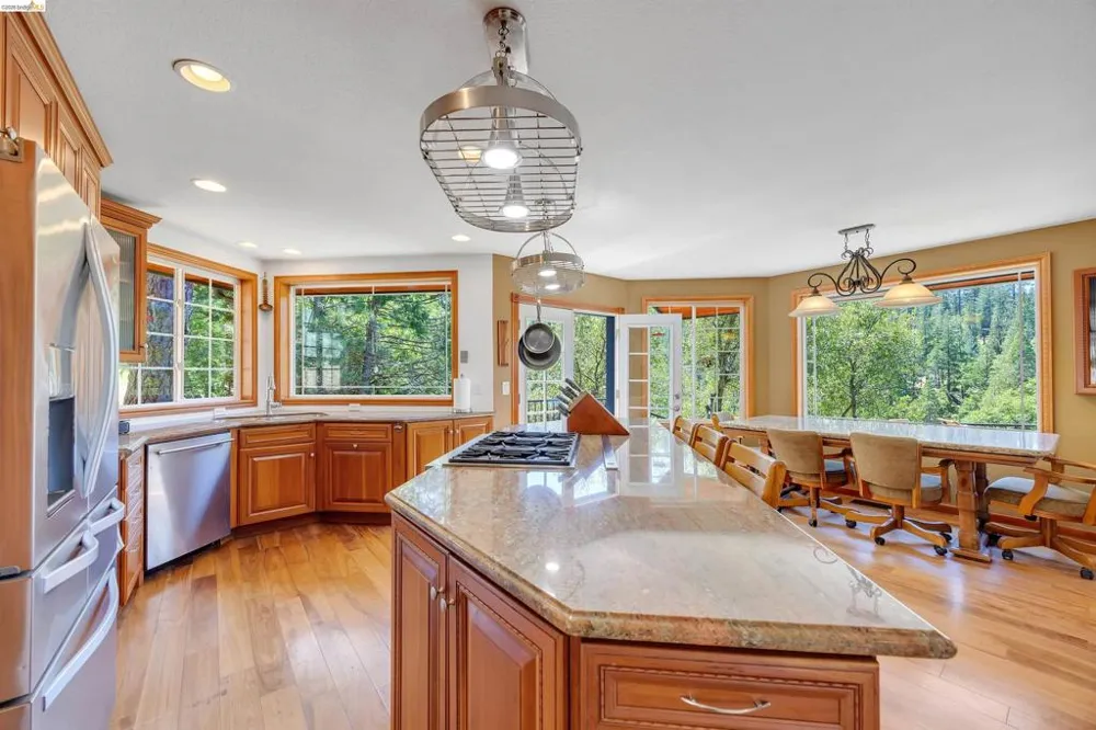 20162 Pine Mountain Dr Groveland, CA 95321