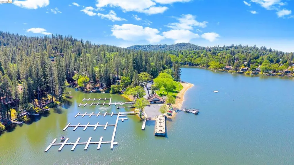 20162 Pine Mountain Dr Groveland, CA 95321