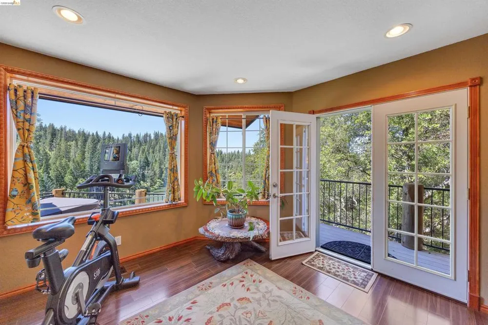 20162 Pine Mountain Dr Groveland, CA 95321