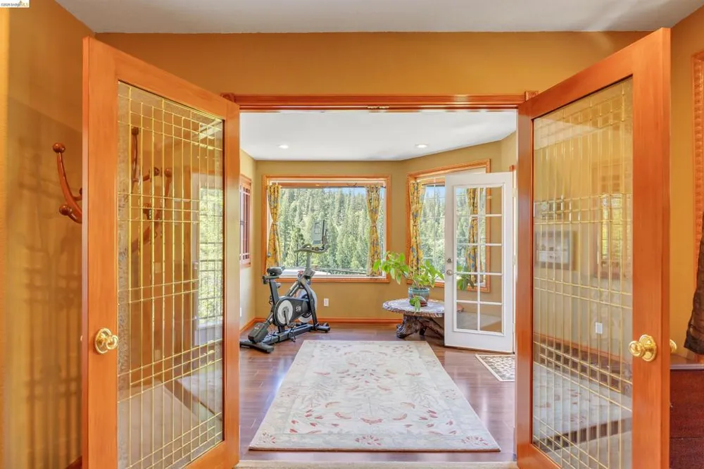 20162 Pine Mountain Dr Groveland, CA 95321