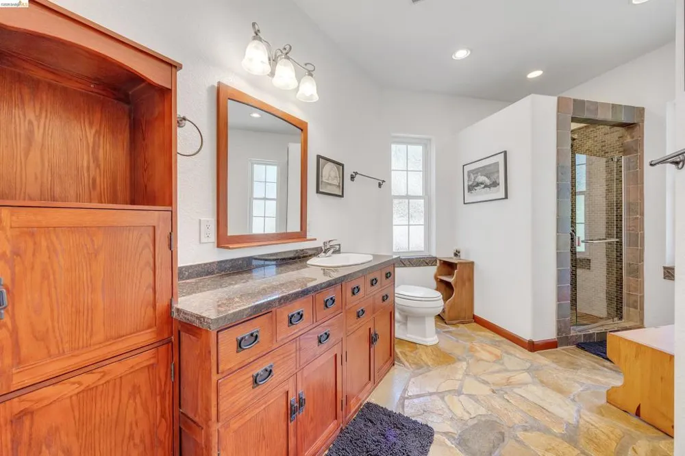 20162 Pine Mountain Dr Groveland, CA 95321