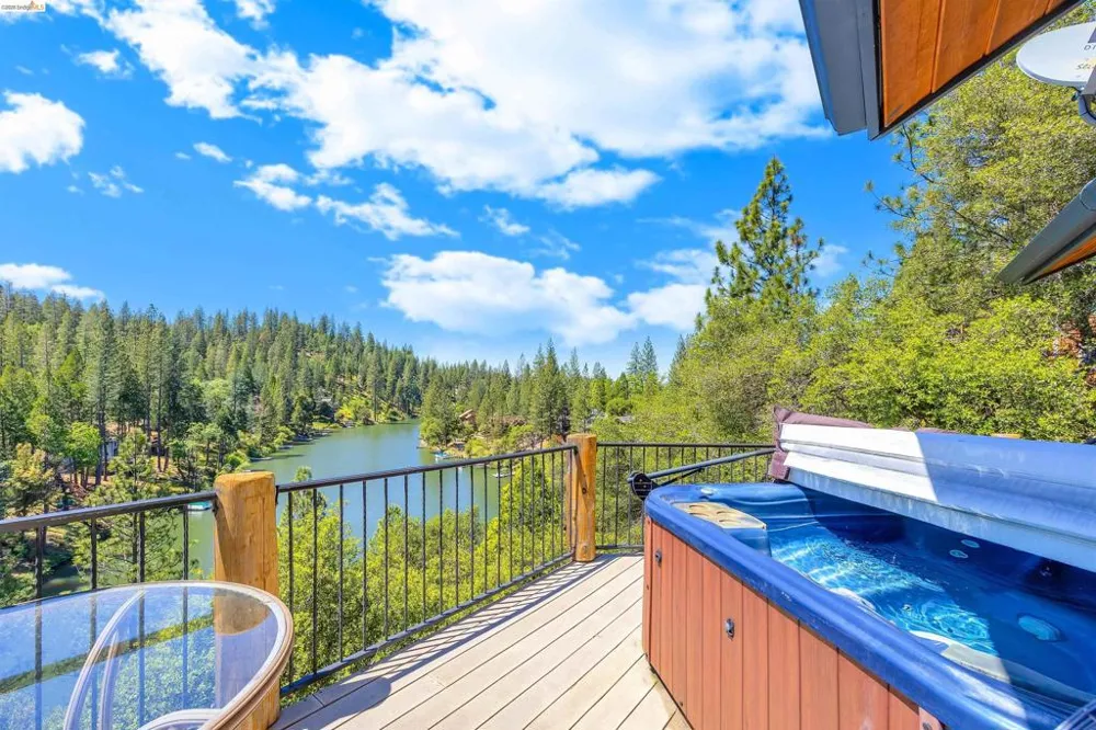 20162 Pine Mountain Dr Groveland, CA 95321