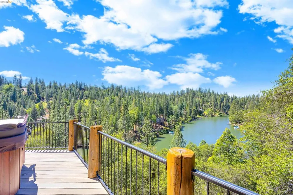 20162 Pine Mountain Dr Groveland, CA 95321