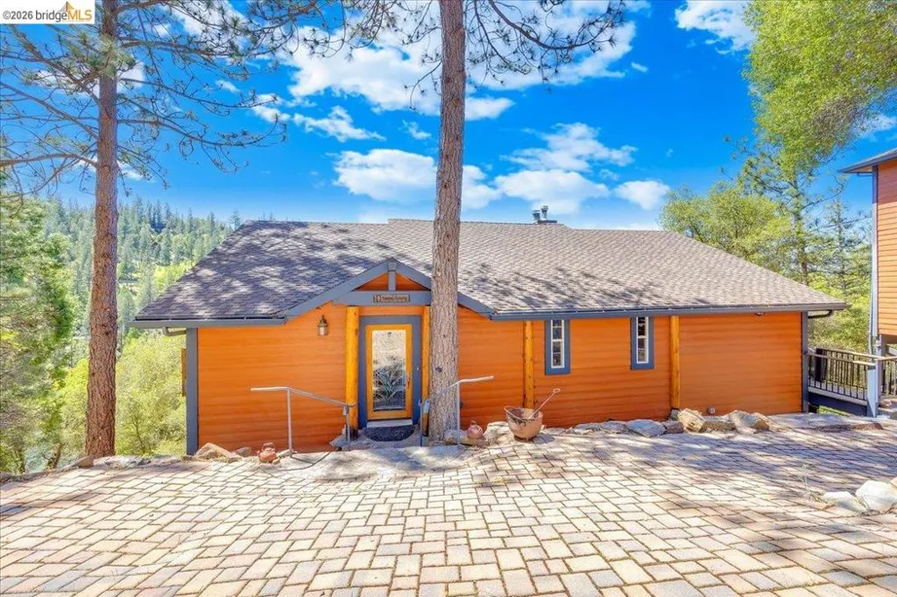 20162 Pine Mountain Dr Groveland, CA 95321