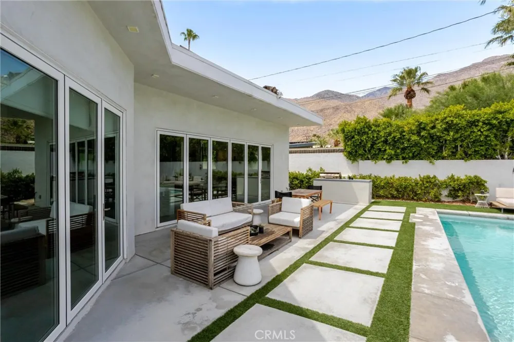 456 E Sonora Road Palm Springs, CA 92264