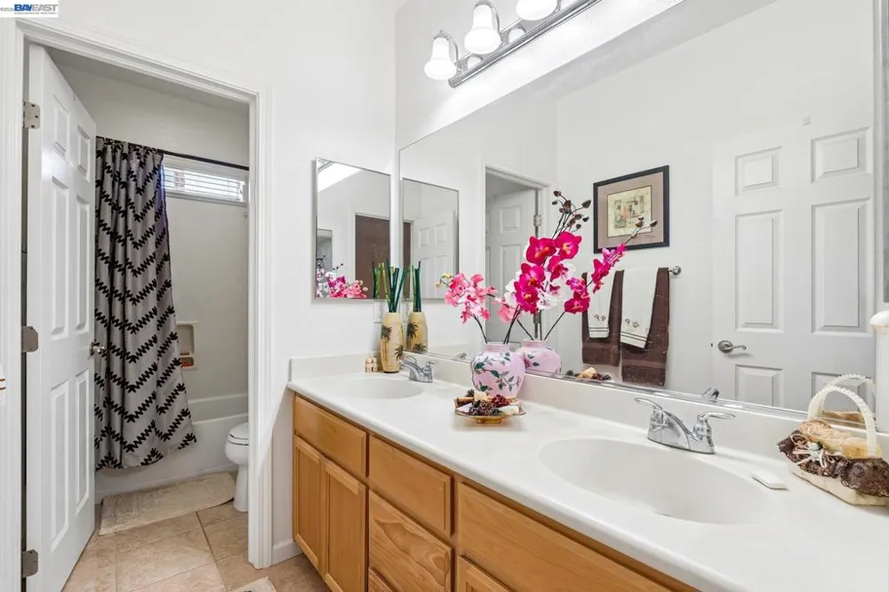 1021 Saunders Ct Galt, CA 95632