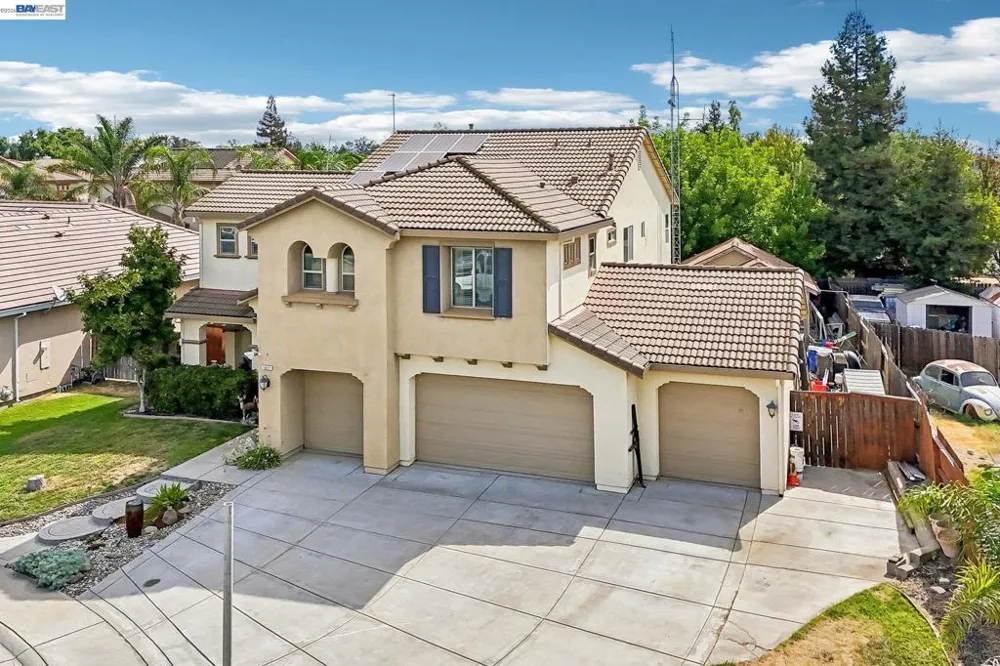 1021 Saunders Ct Galt, CA 95632