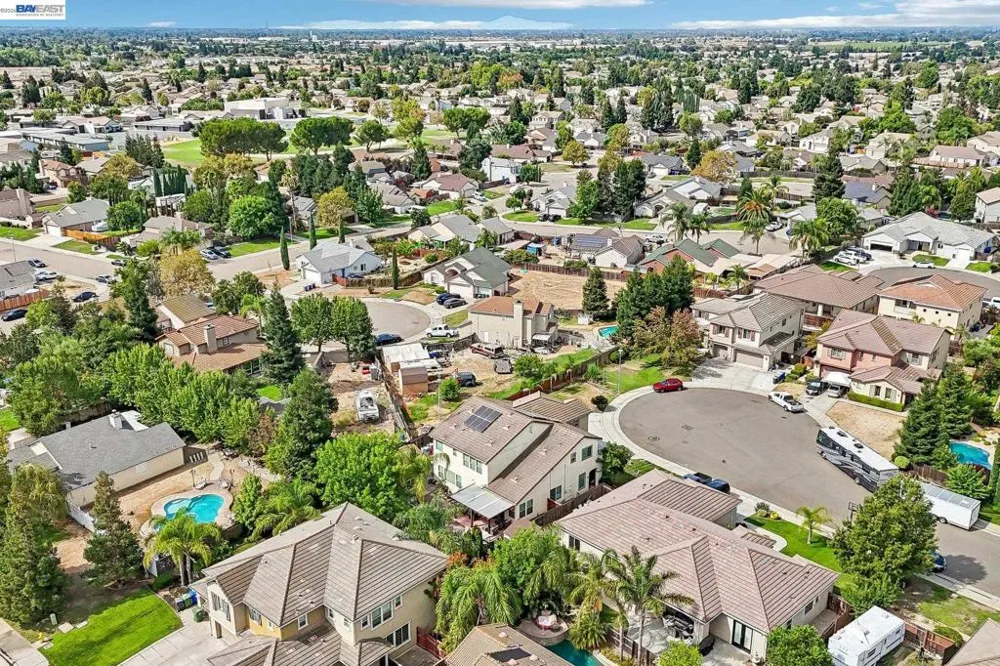 1021 Saunders Ct Galt, CA 95632