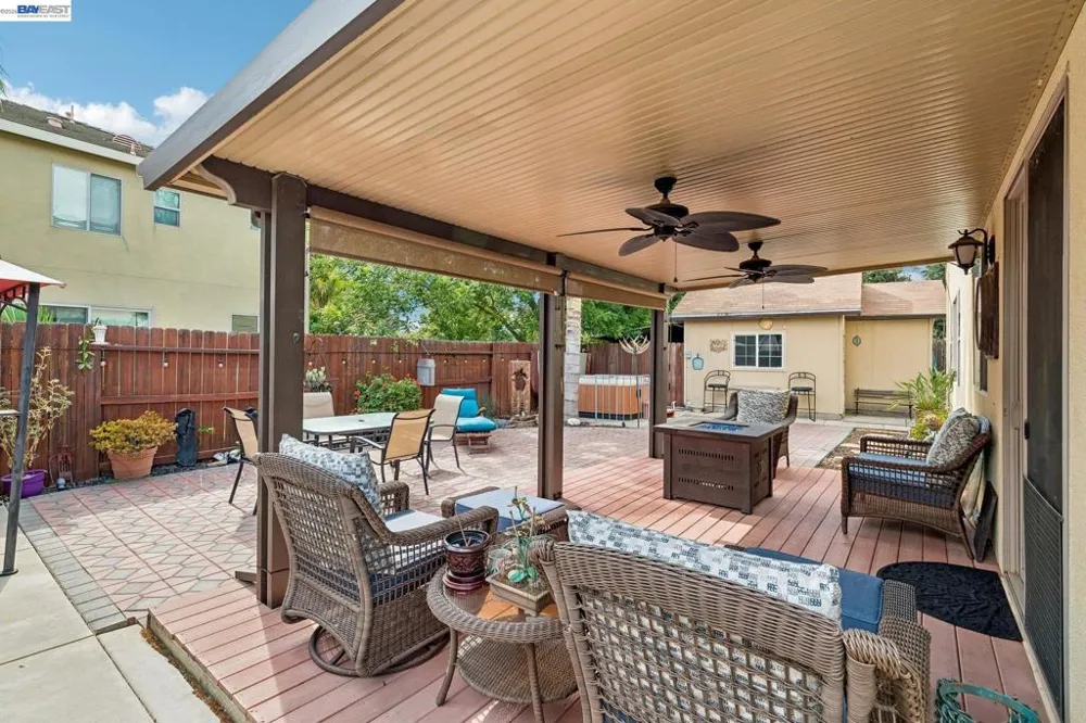 1021 Saunders Ct Galt, CA 95632