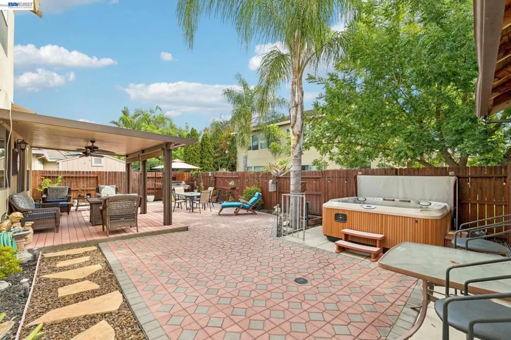 1021 Saunders Ct Galt, CA 95632