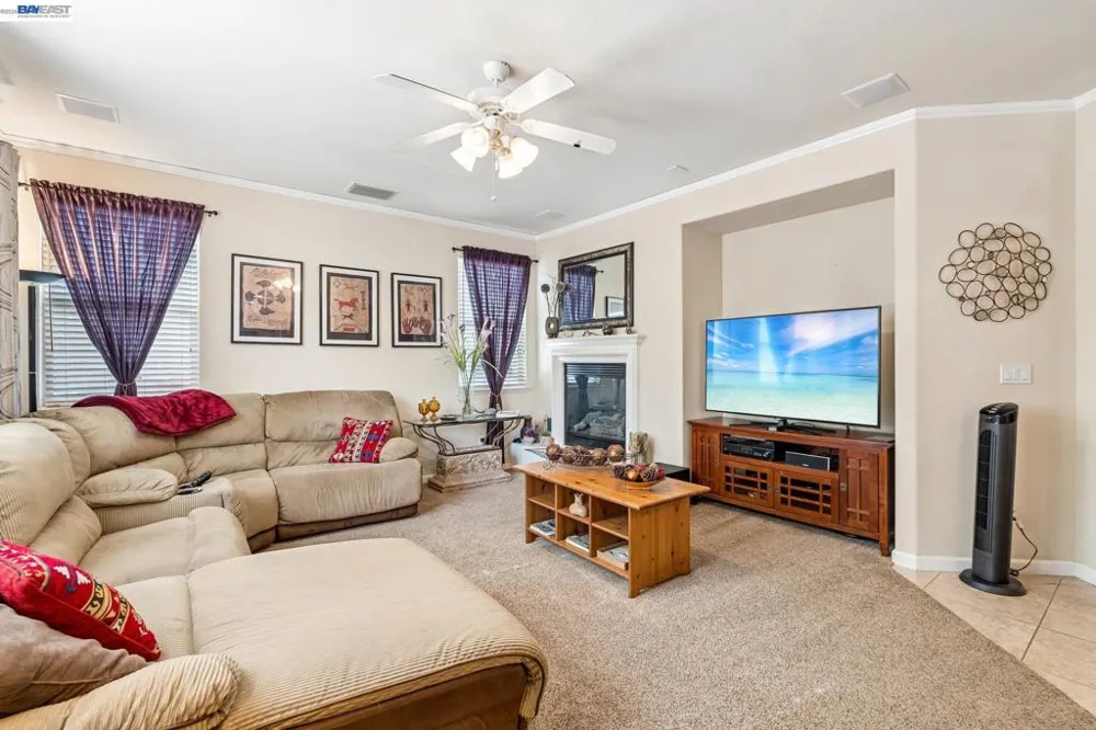 1021 Saunders Ct Galt, CA 95632