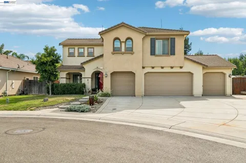 1021 Saunders Ct