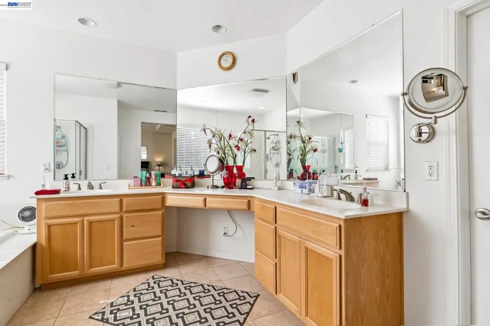 1021 Saunders Ct Galt, CA 95632