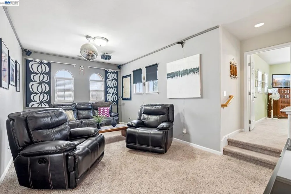 1021 Saunders Ct Galt, CA 95632