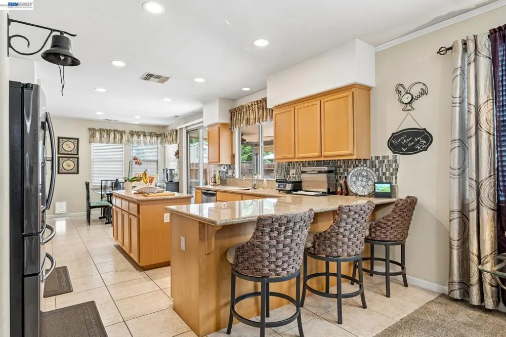1021 Saunders Ct Galt, CA 95632