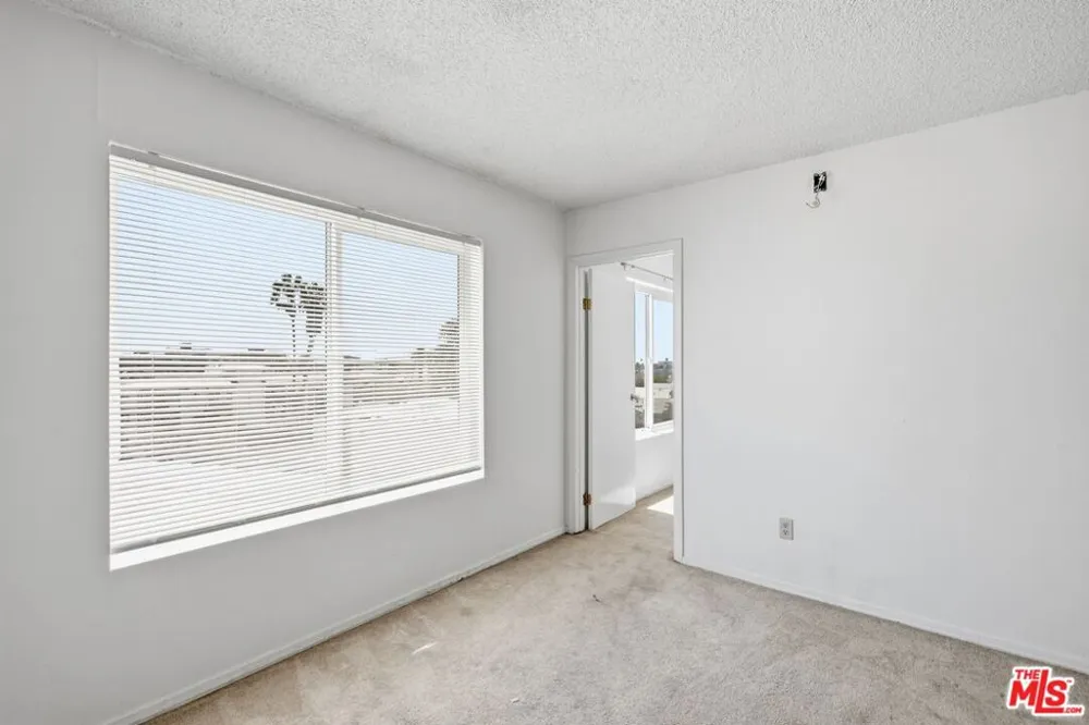 3600 Bagley Avenue #302 Los Angeles, CA 90034
