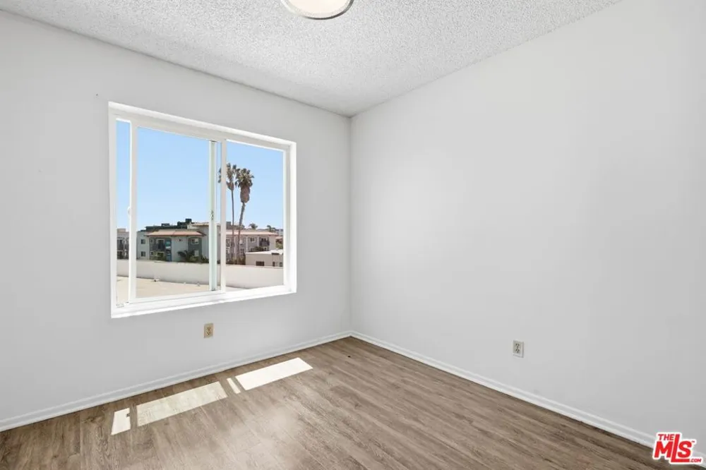 3600 Bagley Avenue #302 Los Angeles, CA 90034