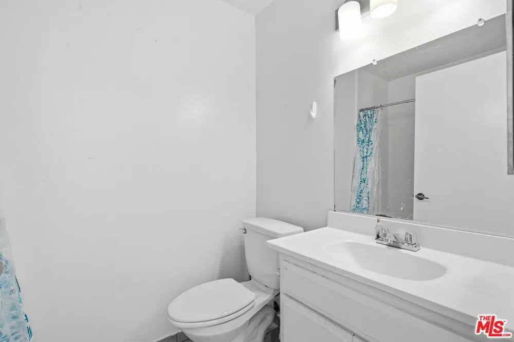 3600 Bagley Avenue #302 Los Angeles, CA 90034