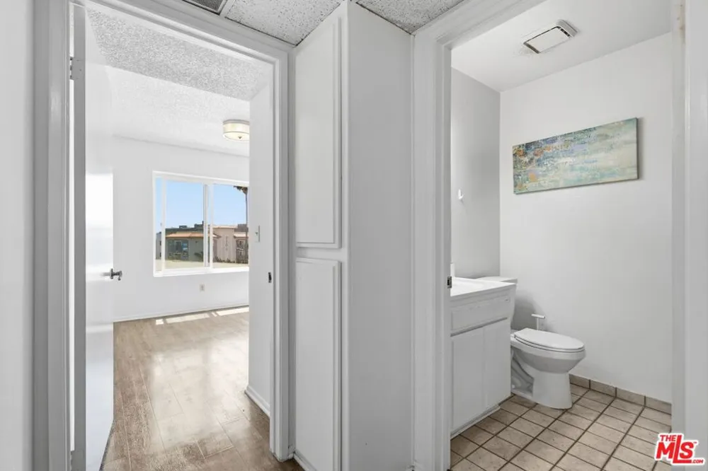 3600 Bagley Avenue #302 Los Angeles, CA 90034