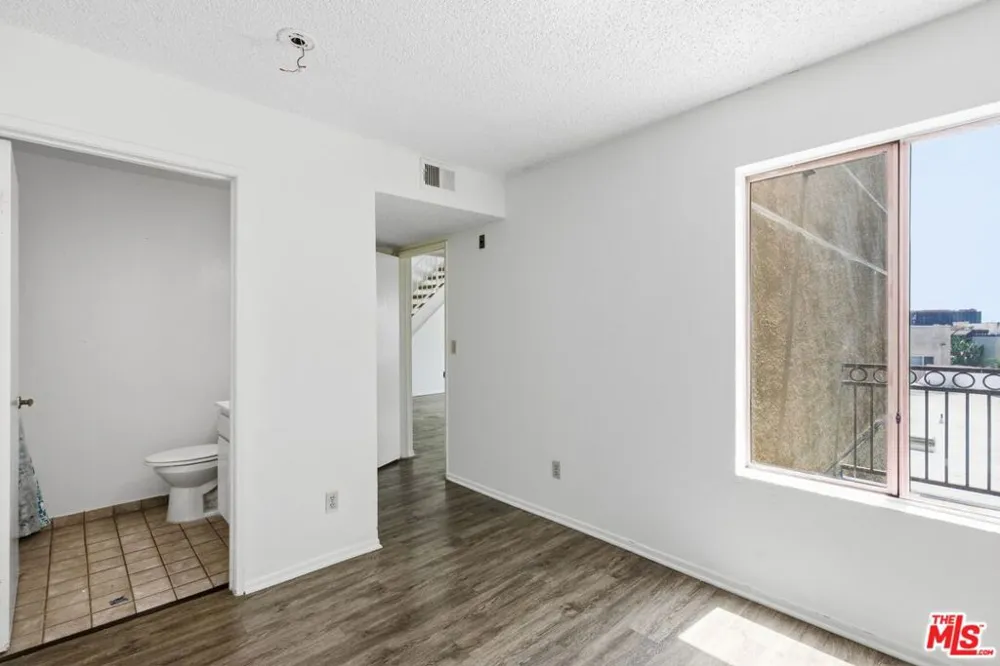 3600 Bagley Avenue #302 Los Angeles, CA 90034