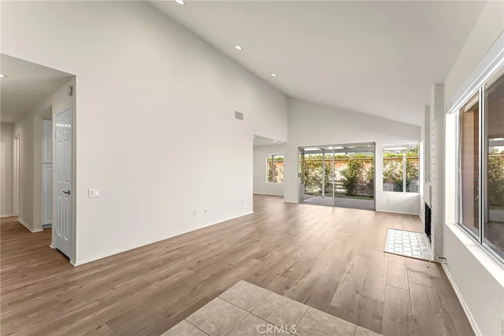 44 Sandpiper Irvine, CA 92604