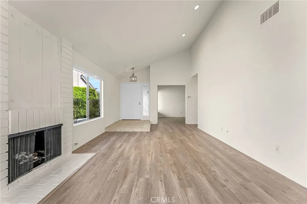 44 Sandpiper Irvine, CA 92604