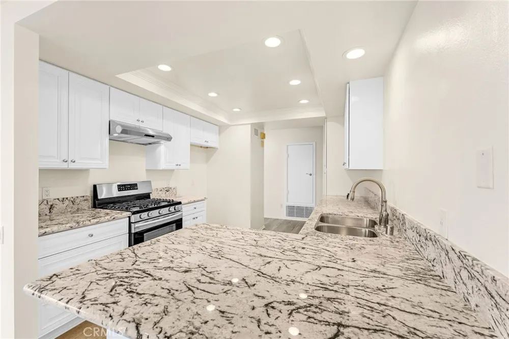 44 Sandpiper Irvine, CA 92604