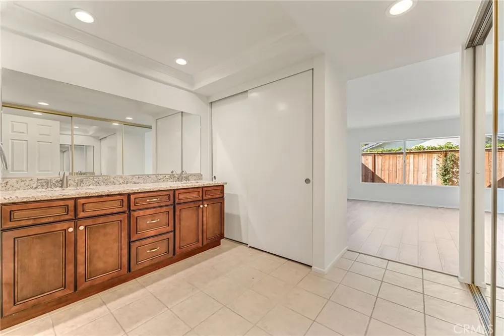 44 Sandpiper Irvine, CA 92604