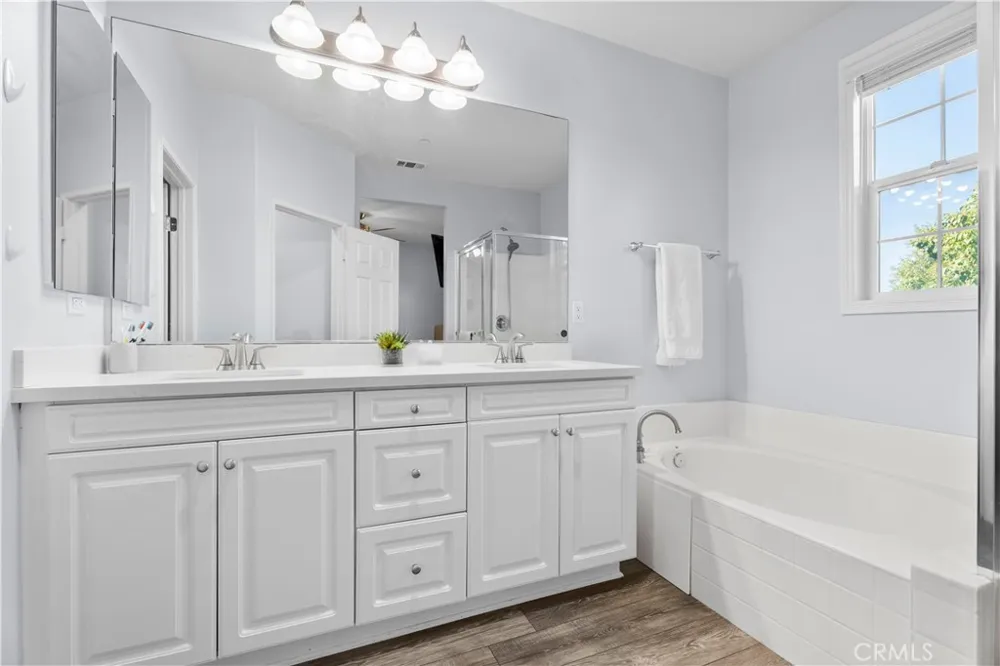 27249 Riverview Lane Valencia, CA 91354