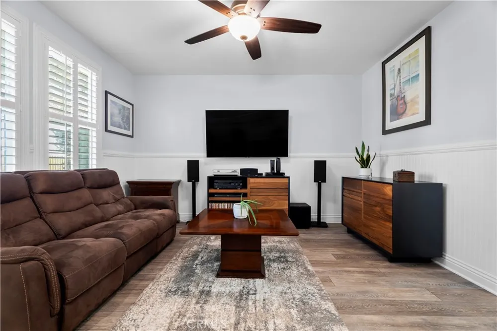 27249 Riverview Lane Valencia, CA 91354