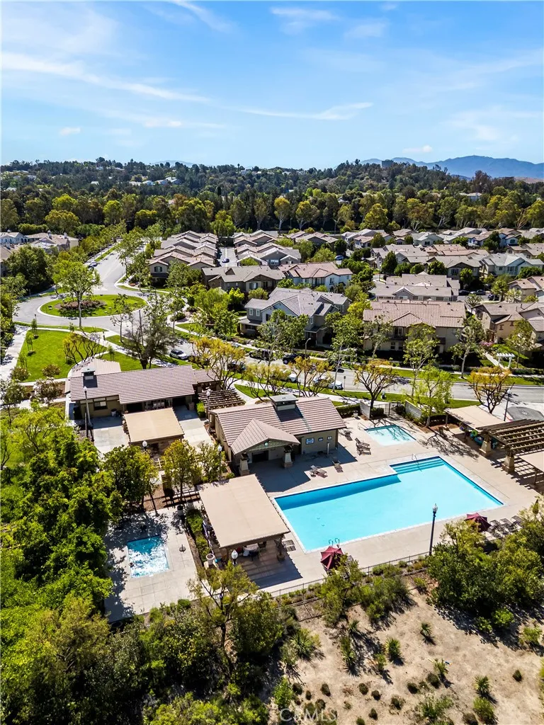 27249 Riverview Lane Valencia, CA 91354