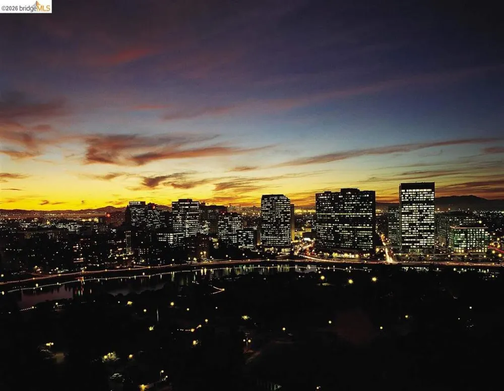 565 Bellevue Ave. #806 Oakland, CA 94610