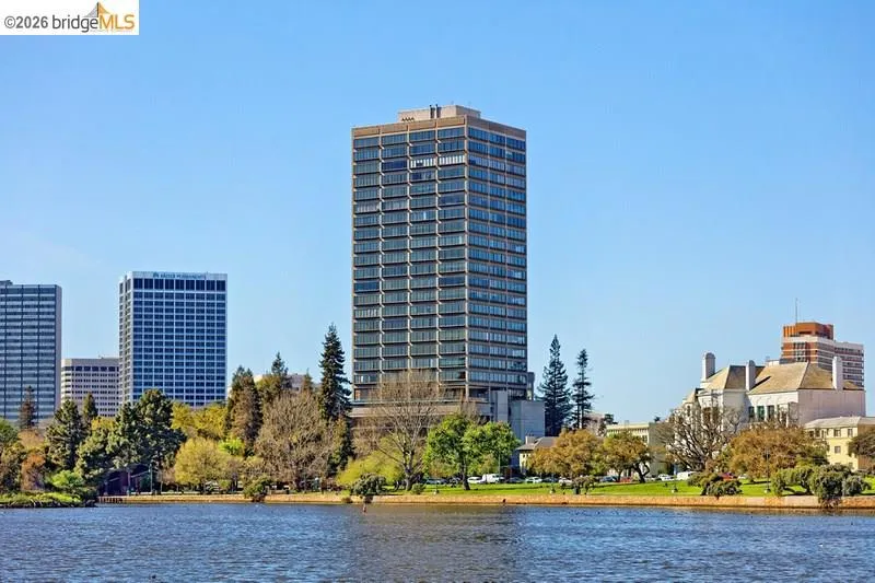 565 Bellevue Ave. #806 Oakland, CA 94610