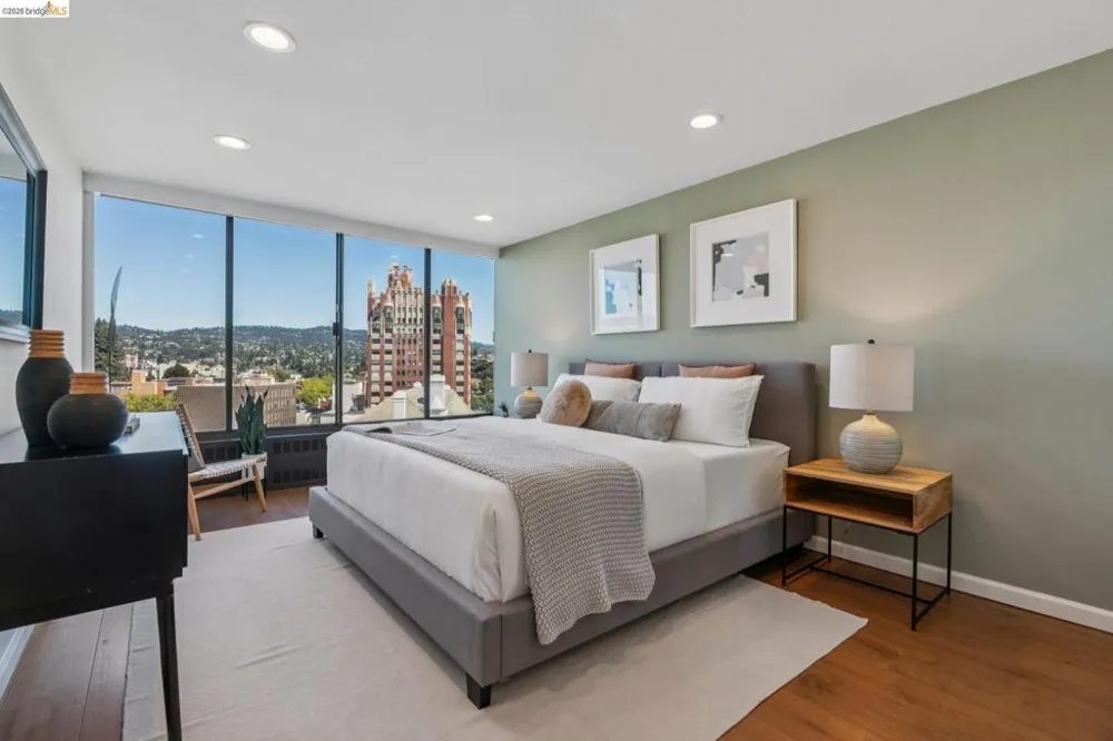 565 Bellevue Ave. #806 Oakland, CA 94610