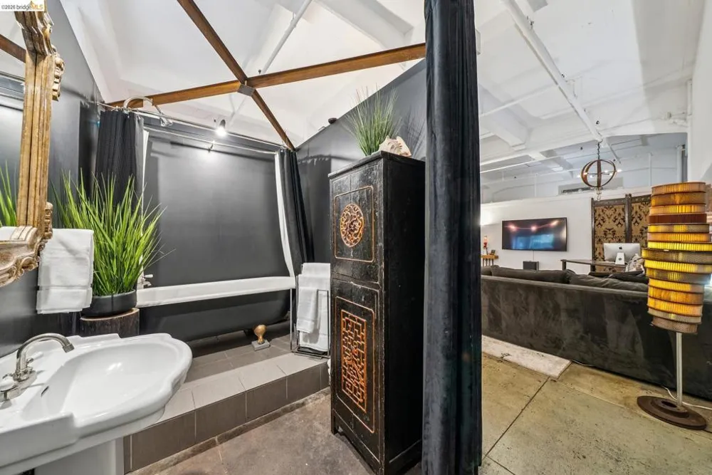 958 28th St. #2825B Oakland, CA 94608