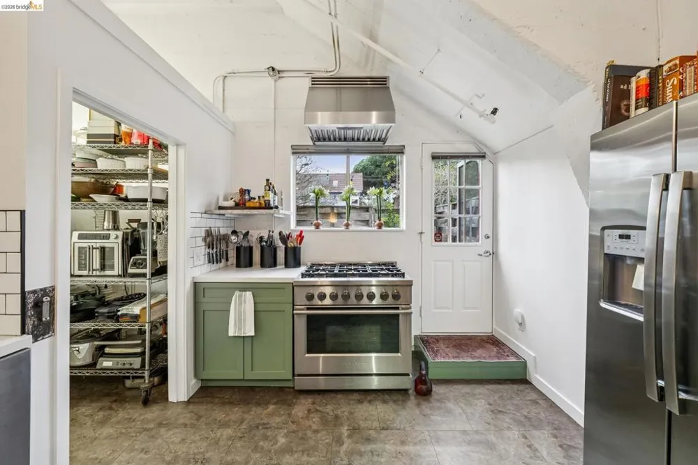 958 28th St. #2825B Oakland, CA 94608
