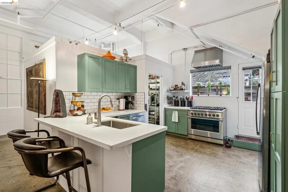 958 28th St. #2825B Oakland, CA 94608