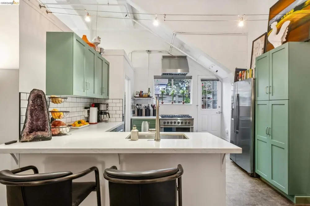 958 28th St. #2825B Oakland, CA 94608