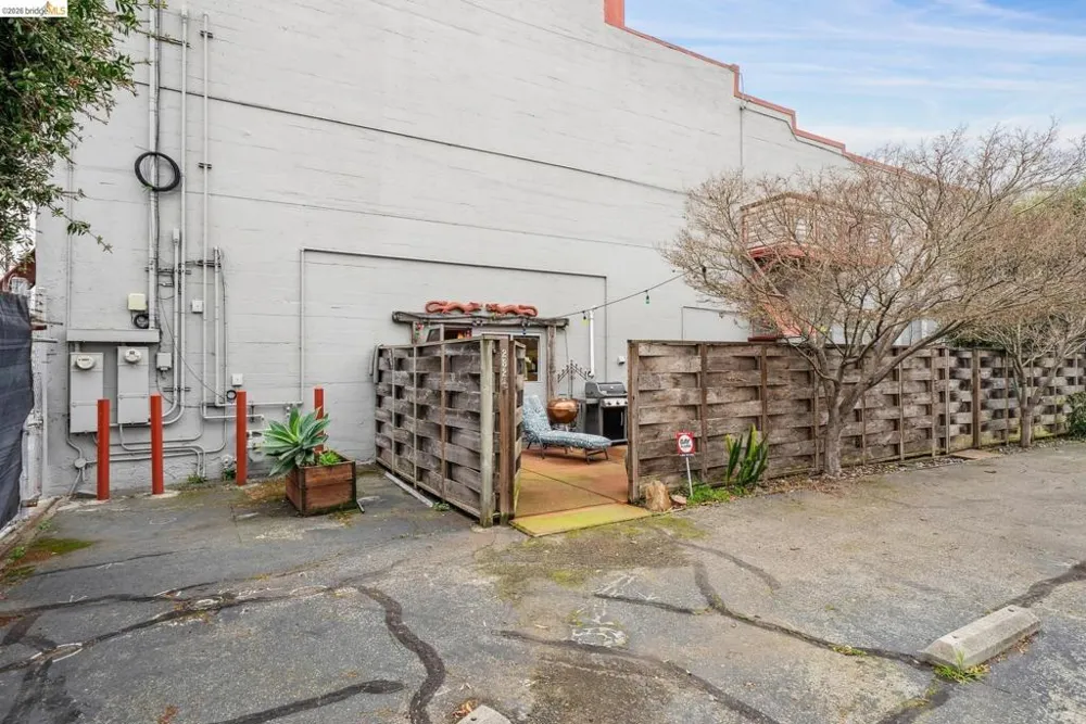 958 28th St. #2825B Oakland, CA 94608